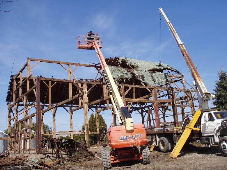 Martin Barn Dismantle Process / The roof is almost off...